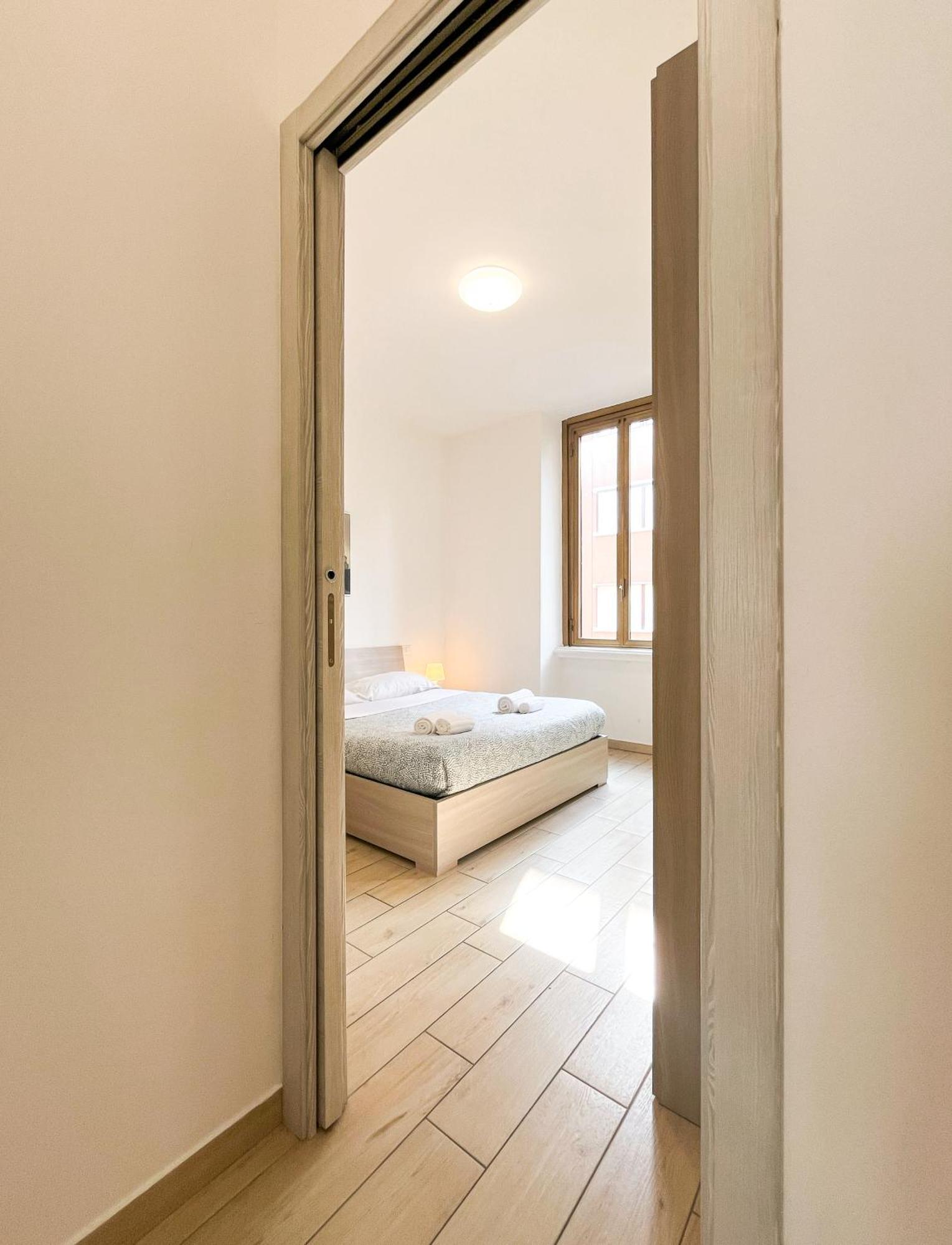 Along The Canal Smart Flat Naviglio - 4 People Corsico Exterior foto
